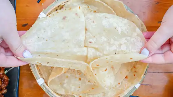 Eatwith-Beijing-Hutong Evening Food Tour