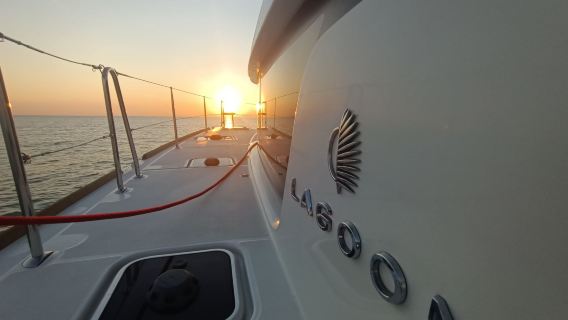 【陵水清水灣遊艇】海南陵水清水灣曉隆貓藍高40豪華雙體帆船包船出海+自駕體驗，休閒海釣，游泳，浮潛