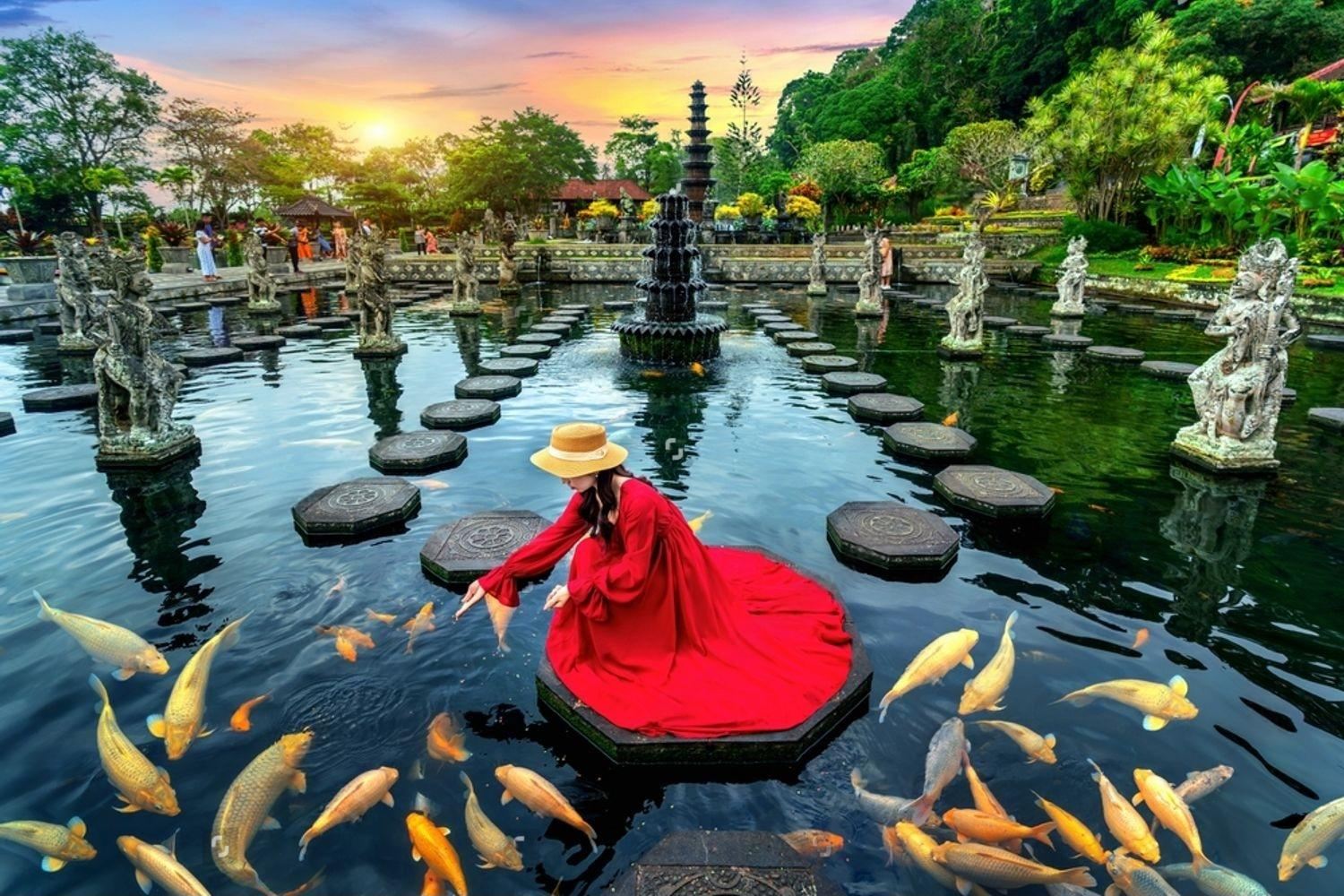 East Bali Tour: Lempuyang Temple, Tirta Gangga, Goa Raja Waterfall, Rice Terrace