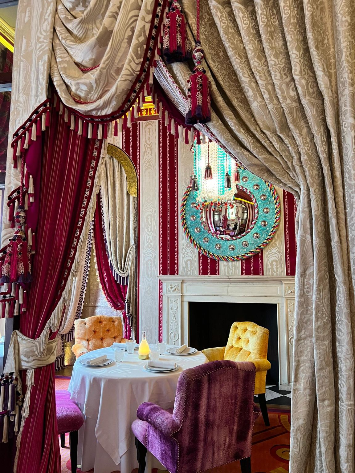 Sketch Lecture Room restaurant reservation service in London, UK