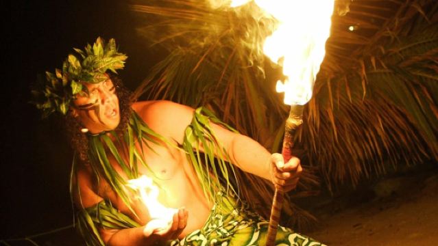 Oahu: Chương trình biểu diễn Luau truyền thống và tiệc tối tự chọn của Germaine
