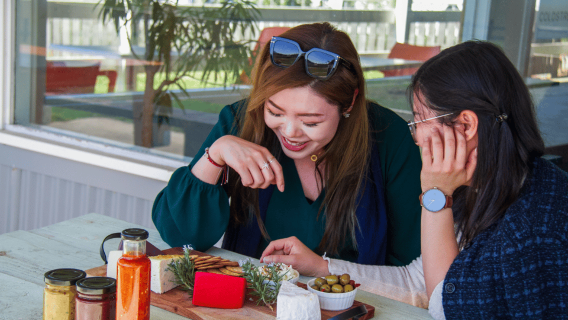 Yarra Valley Full Day Grazing Tour: Gin, Wine, Pizza, Cheese