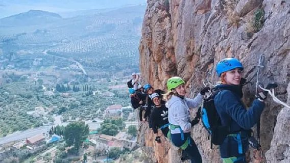 Jaén: Vía Ferrata. Tour guiado de escalada en roca