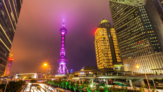 Shanghái servicio de coche privado con conductor: Universidad Jiao Tong de Shanghái + Parque Temático de Cine de Shanghái + Museo de Arte de Pudong + Crucero nocturno por el río Huangpu