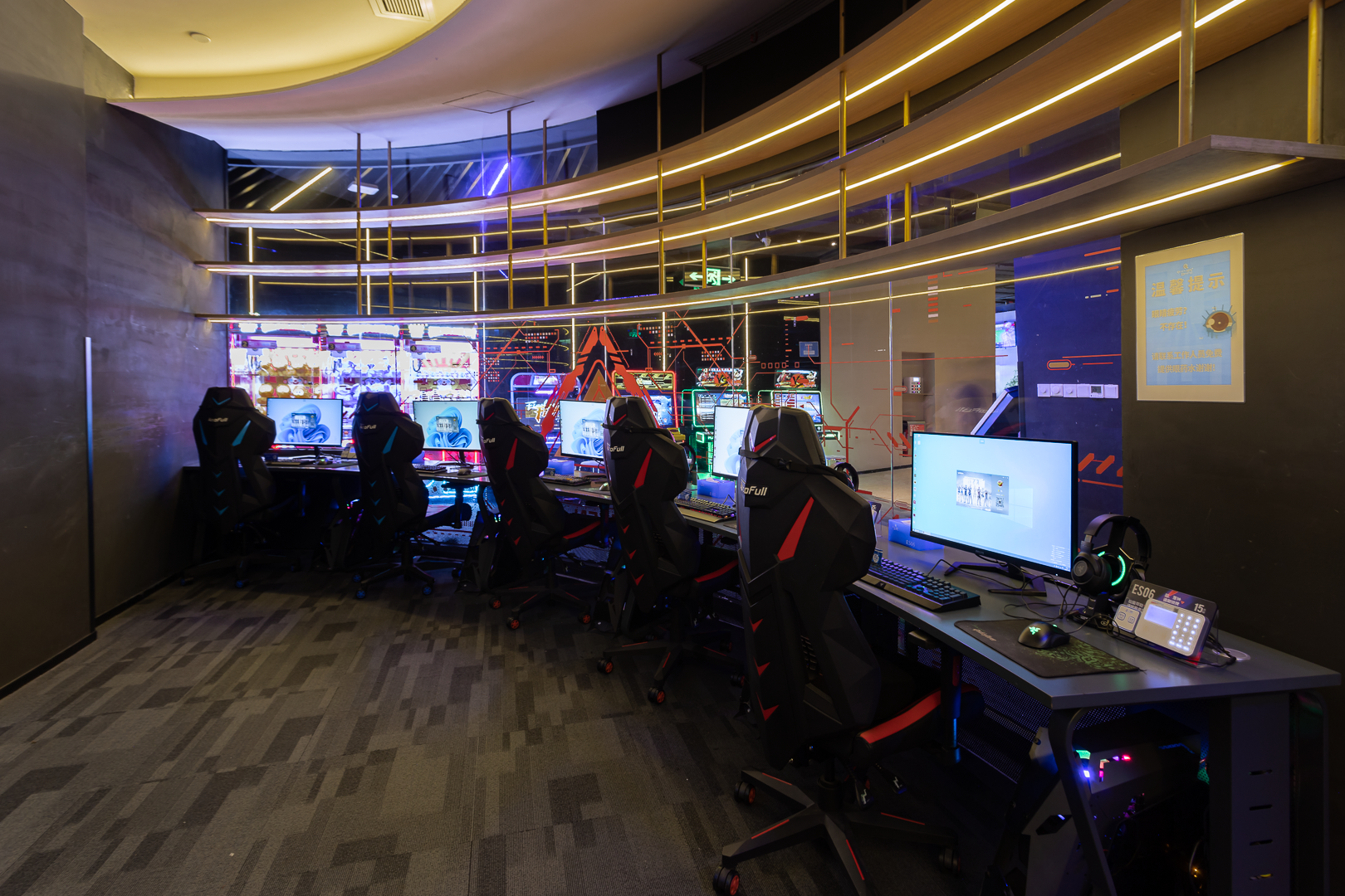 Royal Holiday Gourmet Spa Club|Eat, drink, play, and enjoy e-sports + 24-hour sauna (weekdays)