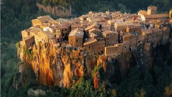 【中文包車】意大利羅馬+教皇之城維泰博+卡爾卡塔女巫村