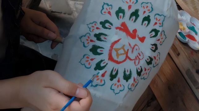 安徽黃山雲賢手作非遺體驗【徽瓦彩繪/版畫年曆拓印/扎染/編製魚燈+多種非遺體驗可選+適合團建/親子/ 研學】