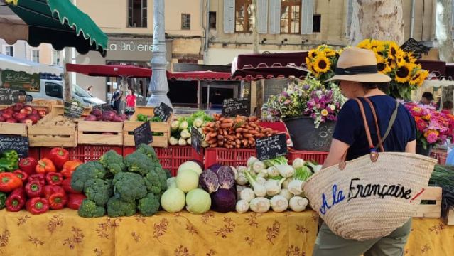 Da Aix-en-Provence: Tour Giornaliero ai Mercati e Villaggi della Luberon