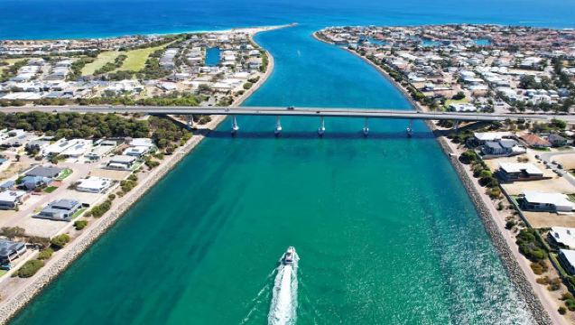 ทัวร์ 1 วัน ล่องเรือชมโลมาแมนดูร่าห์และชมวิวเมืองเพิร์ธ ประเทศออสเตรเลีย