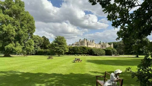 London pergi-balik: Lawatan sehari sewaan peribadi ke Audley End House, Universiti Cambridge