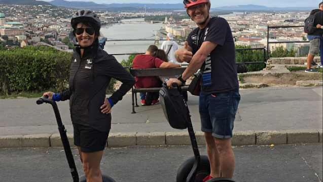 Experiencia en Segway en grupo reducido por Budapest con guía personal y relatos de la ciudad (2 horas)