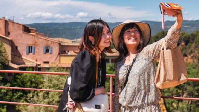 From Marseille: Luberon Market & Villages Full-Day Tour