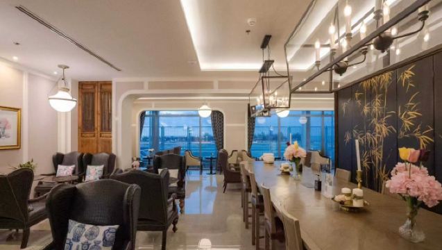 Phuket International Airport (HKT) coral VIP lounge | 3-hr stay & buffet, beer, wine, private area included