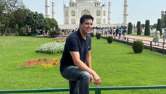 Från Delhi: Privat guidad rundtur till Taj Mahal & Agra Fort med snabb inpassering
