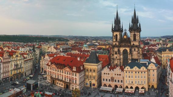 Czech Prague Kawasan Dunia Baru + Teluk Swan yang Tersembunyi + Sewaan Peribadi Lawatan Sehari untuk Gambar Matahari Terbenam di Vyšehrad