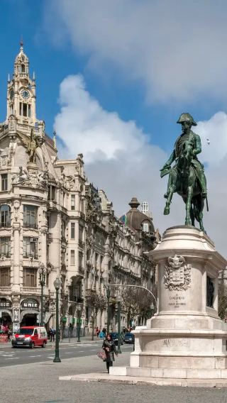 Custom trip to Porto in Portugal: Liberty Square + Casa da Musica + Museu Serralves + lighthouse ※