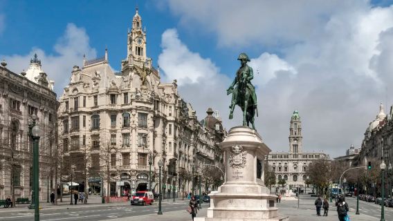 Portugal: Tilpasset tur til Porto | Praça da Liberdade + Casa da Música + Serralves + Fyrtårnet ※