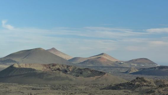 Lanzarote: Guided Volcano Hike with Transfers
