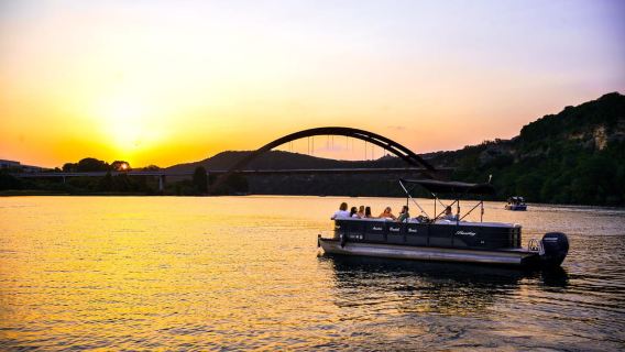 Sunset Boat Tour of Lake Austin Per Person