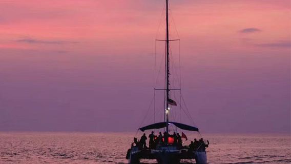 マレーシア・ランカウイ・サンセットクルーズ【EMPMオプション可|シーフードBBQビュッフェ&ドリンク飲み放題|送迎オプション可