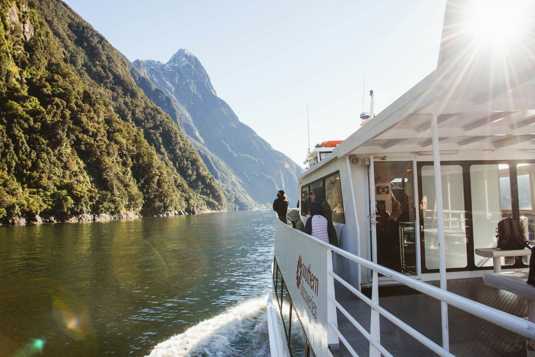 New Zealand Milford Sound / Piopiotahi + Milford Sound Scenic Cruises 1-day tour (round-trip flight)