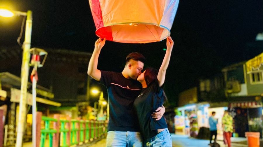 新北｜平溪十分老街放天燈祈福體驗｜吉祥天燈