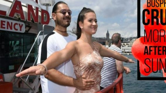 Istanbul: Guided Bosphorus Sightseeing Cruise + Audio Guide