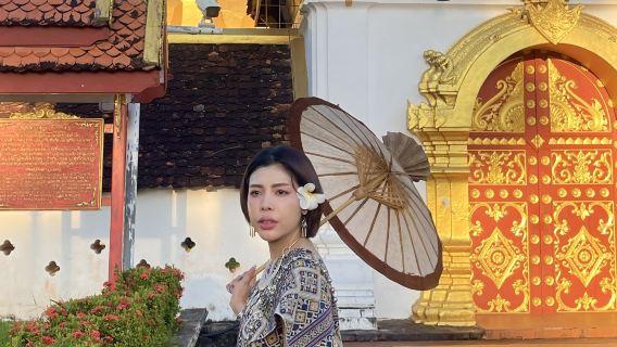 Vientiane Prefecture'de Laos Geleneksel Kıyafetleri Fotoğraf Turu