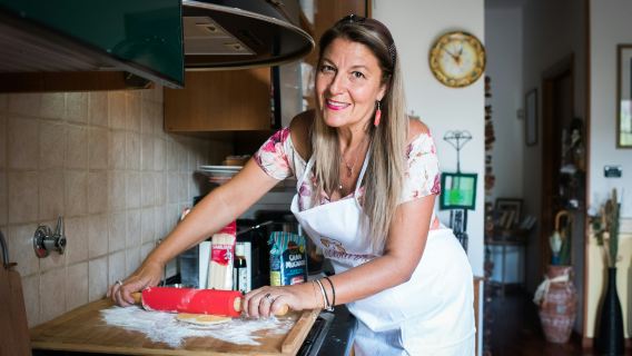 Rome: Market Tour + Dining Experience at Local's Home