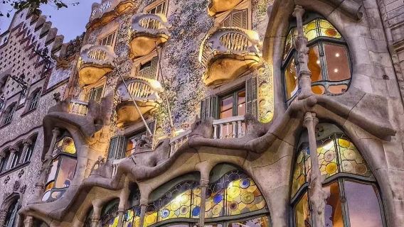 聖家族大教堂-米拉之家-巴特羅之家 高迪三件套 【不含門票】