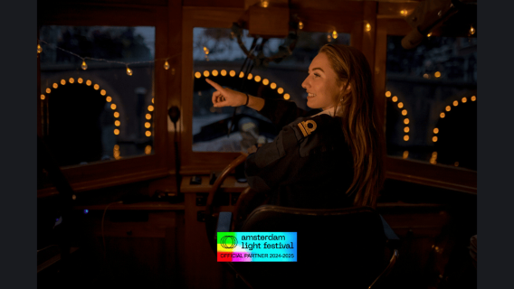 Ámsterdam: Crucero calefaccionado con festival de luces, bebidas calientes y aperitivos