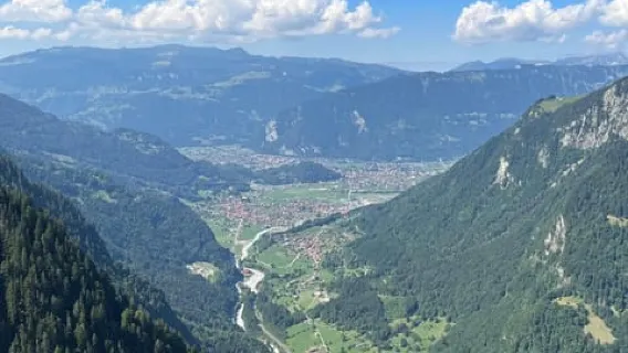 Tagesausflug mit der Seilbahn ins Berner Oberland