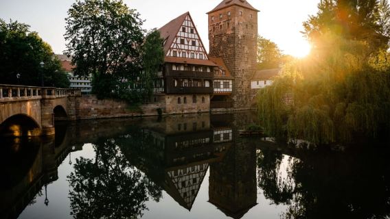 Nuremberg: The Old Town in Evening Light - IN GERMAN