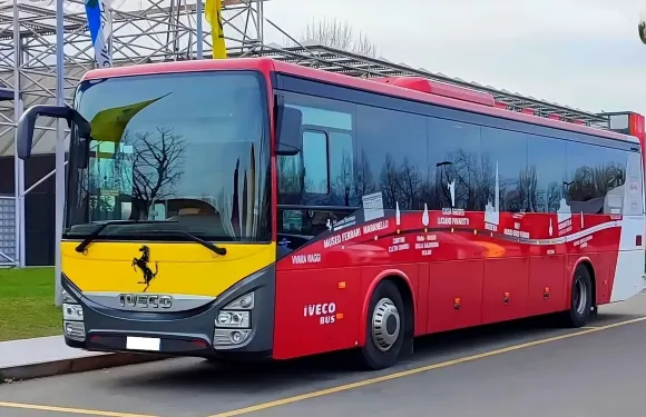 意大利摩德納火車站至馬拉內羅法拉利博物館來回巴士票，途徑摩德納恩佐·法拉利博物館