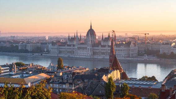 【布達佩斯中文包車一日遊】國會大廈+漁人堡+布達城堡+多瑙河
