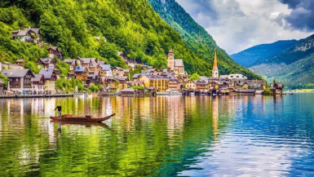 奧地利哈爾施塔特湖+童話小鎮+集市廣場+阿爾卑斯|維也納來回