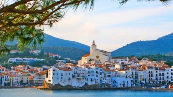 西班牙卡達克斯小鎮+佩拉塔亞達城堡【中文私家包車+諮詢優惠】