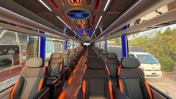 รถลิมูซีนหรูจากฮานอยสู่เกาะกั๊ตบา โดย Cat Ba Express