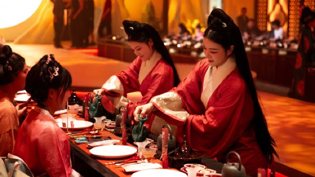 Un Poema Un Sapore, Scopri l'Elegante Banchetto di Jinling