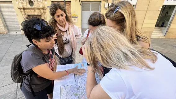 Valencia with an Expert: Cathedral, Lonja, Flavors and Gems