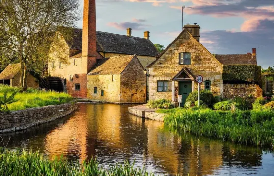 科茨沃爾德+拜伯里+水上伯頓一日遊【8人中文小團】