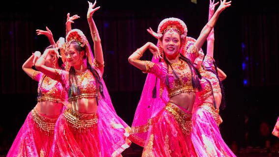 Tiệc chiêu đãi tại Cung điện Hàng Châu · Đại tiệc hoàng gia đắm chìm trong Trung Hoa cổ đại (Biểu diễn âm nhạc và múa truyền thống + Tiệc thị giác + Thưởng thức hương vị + Trang điểm tinh tế và trải nghiệm thiết kế trang phục cổ đại tùy chọn)