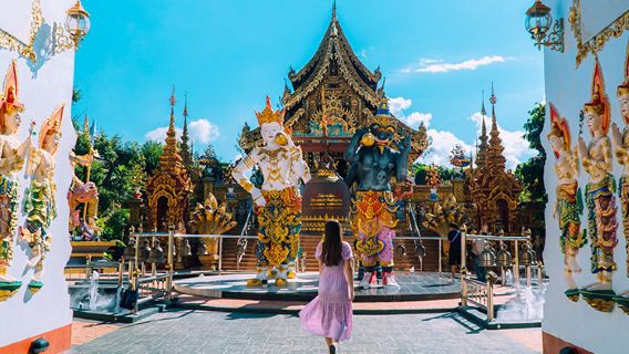 รถสำหรับทัวร์ส่วนตัว เชียงใหม่: ทัวร์วันเดียว/ทัวร์หลายวัน สู่เชียงราย ประเทศไทย: วัดดำขาว วัดน้ำเงิน และน้ำตกเหนียว พร้อมคาเฟ่ช้าง