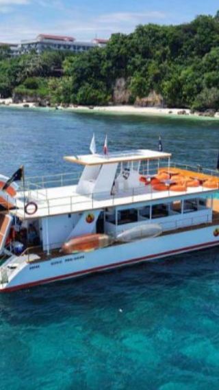 Boracay's Epic Yacht Party by Sundancer
