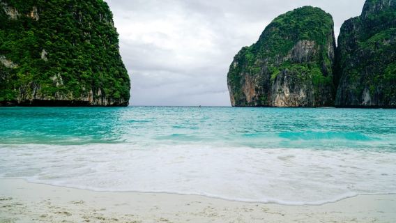 Dari Phi Phi: Tur Pulau Sehari Penuh 7 Pulau dengan Longtail dan Matahari Terbenam