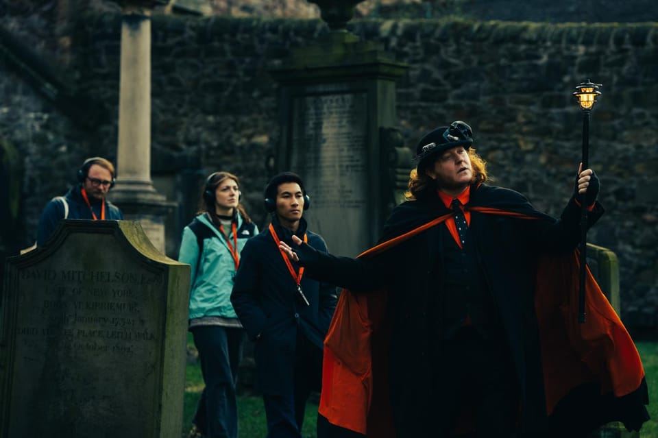 Edinburgh: Underground Vaults and Graveyard Evening Tour