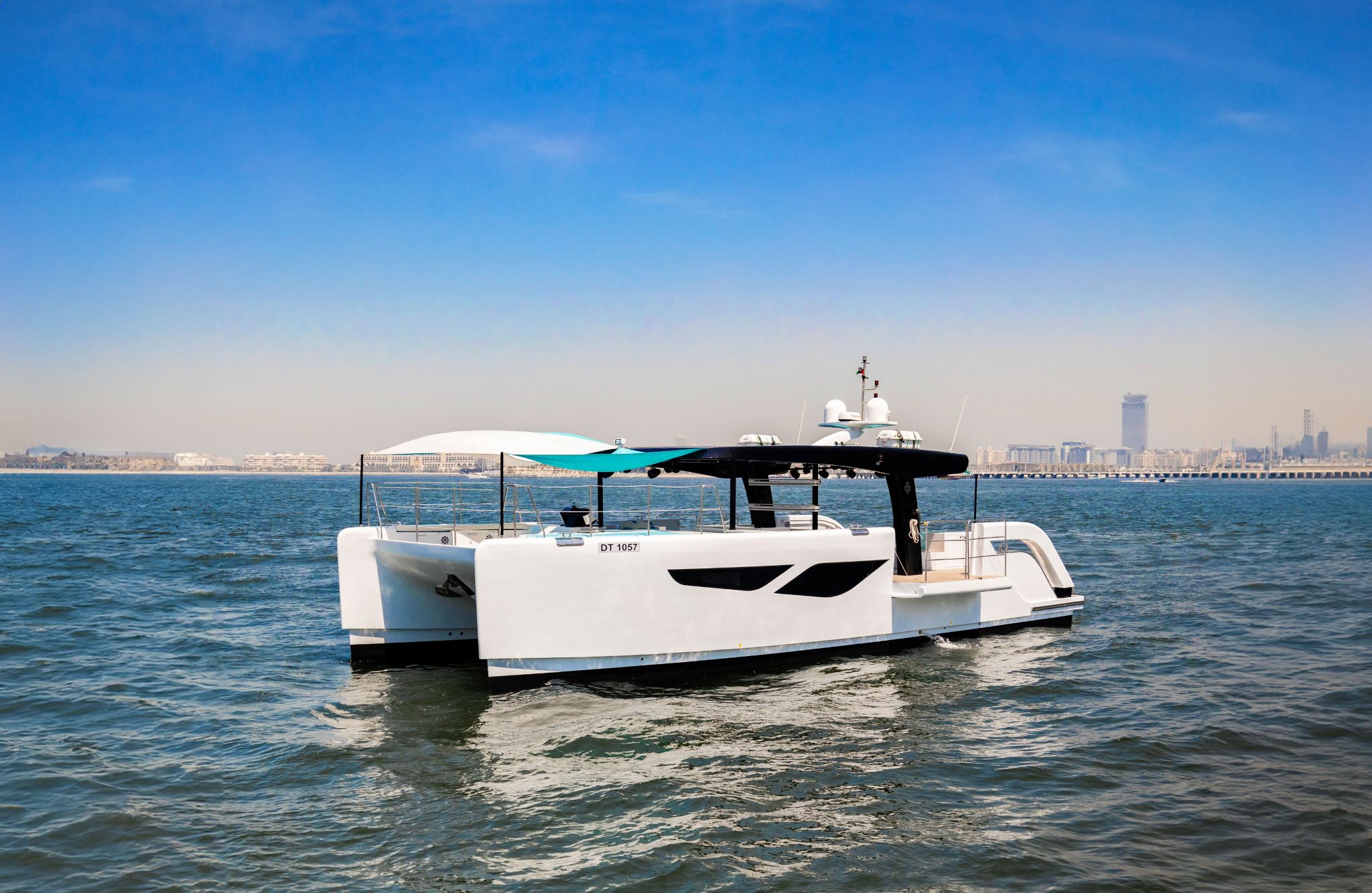 杜拜遊艇：60呎Ozone轟趴船私人遊艇之旅