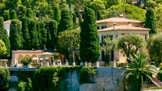 Nice–Eze Village + Monaco 1-day tour: Admire medieval architectural styles