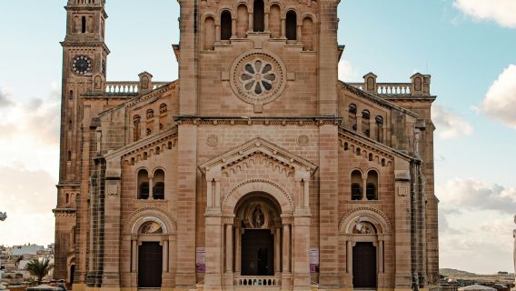 Gozo & Comino: Boat Tour + Roundtrip Transfer