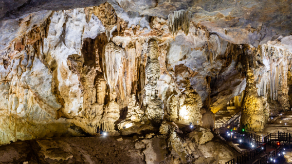 Du lịch theo đoàn khám phá Động Thiên Đường Paradise Cave & Động Tối từ Huế / Quảng Bình